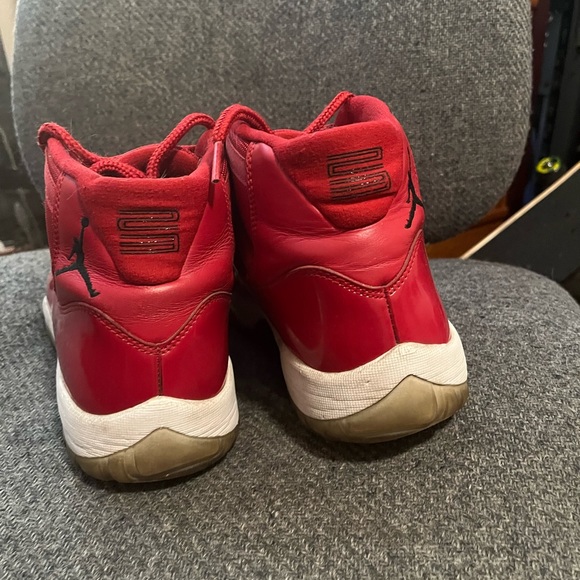 Air Jordan 11 Gym Red - Picture 4 of 5